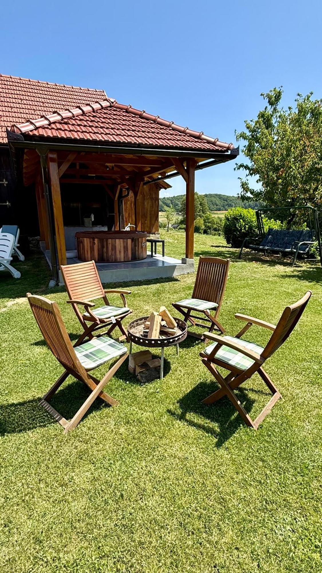 Country House Novosel 더가리사 외부 사진